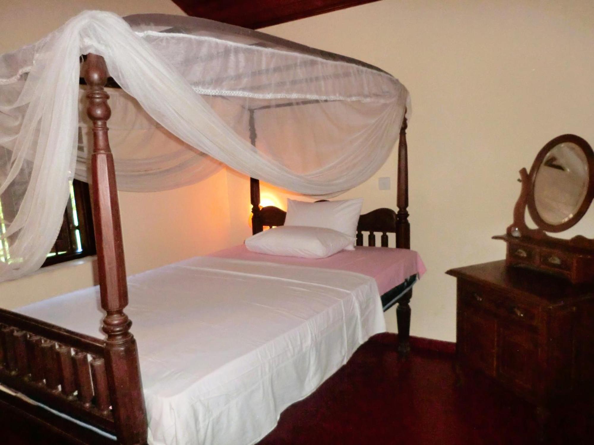 Top Of The Hill Guesthouse Велигама Экстерьер фото