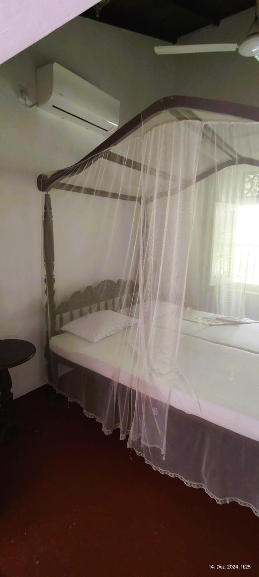 Top Of The Hill Guesthouse Велигама Экстерьер фото