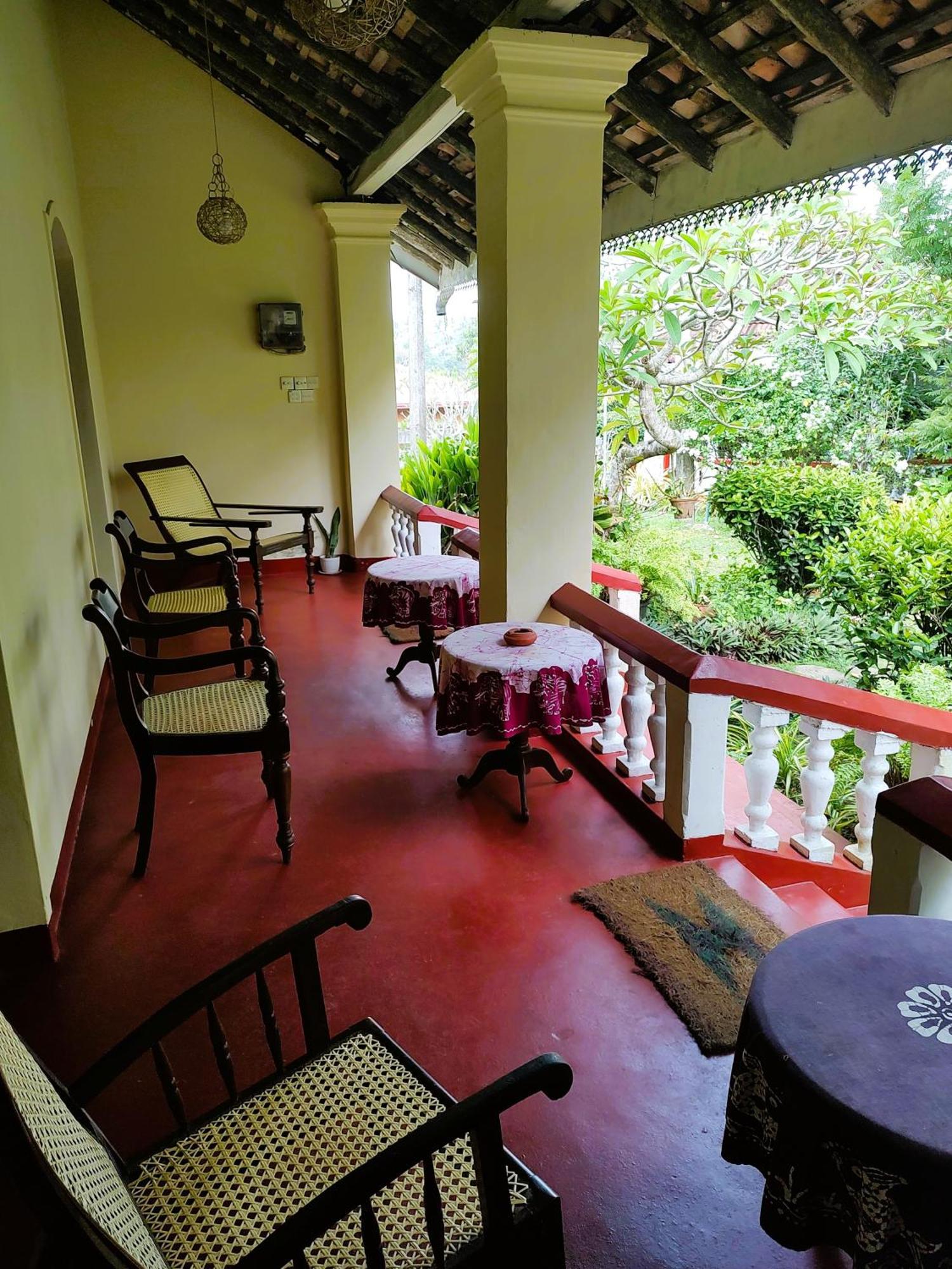 Top Of The Hill Guesthouse Велигама Экстерьер фото