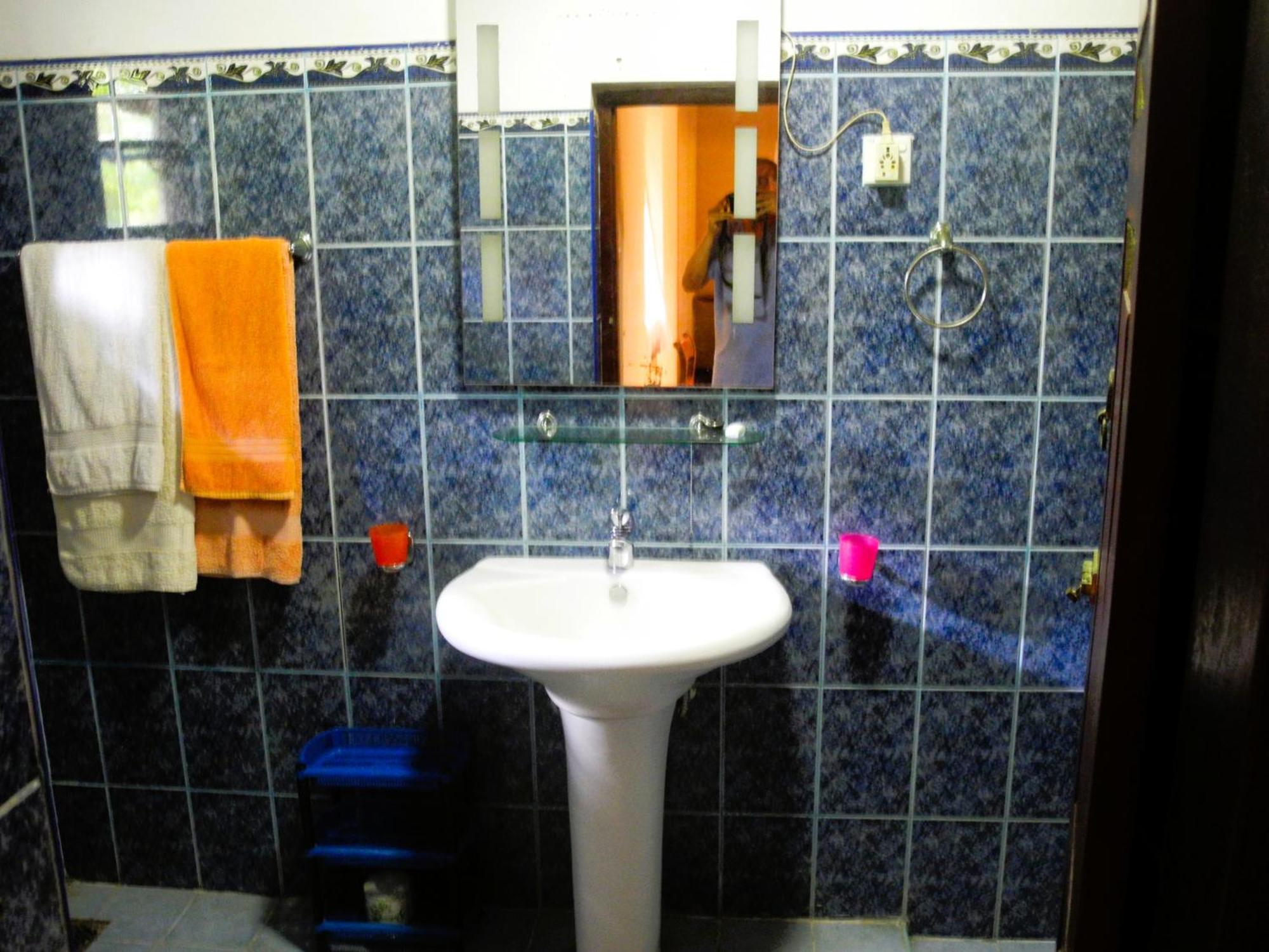 Top Of The Hill Guesthouse Велигама Номер фото