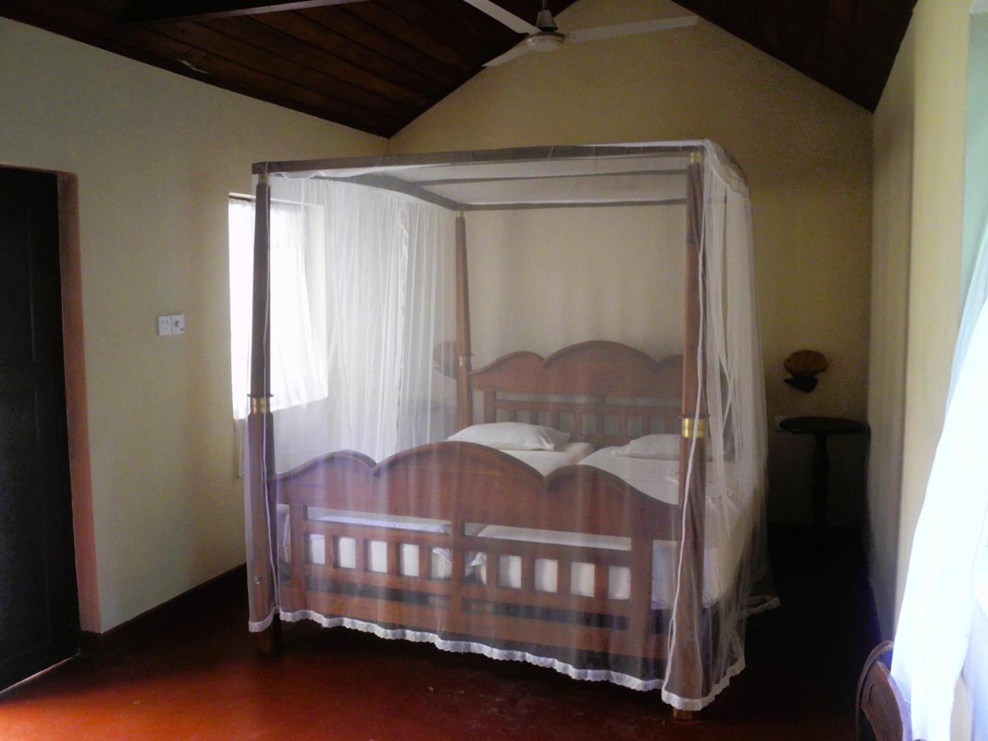 Top Of The Hill Guesthouse Велигама Экстерьер фото